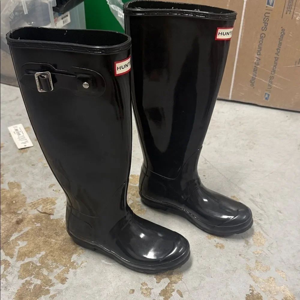 Hunter Glossy Black Tall Boots - Great Condition - Size 6 - High Rain Boots